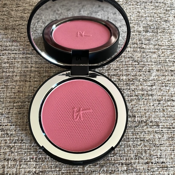 it cosmetics Other - It Cometics Bye Bye Pores Blush